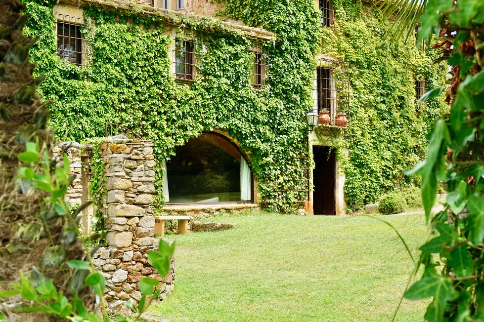 Este verano vive el verdadero lujo en Mas Salvi: naturaleza y desconexión en estado puro