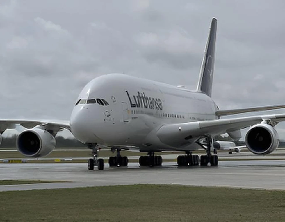 Lufthansa alerta sobre el riesgo de escasez de combustible debido a la guerra