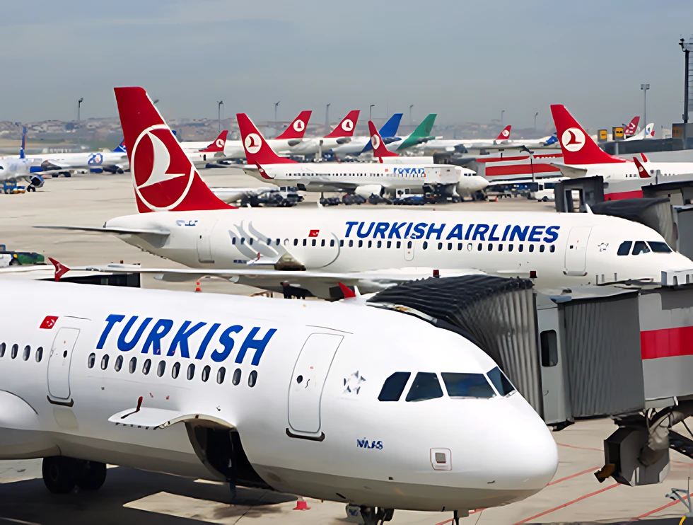 Turkish Airlines lanza su ruta Estambul-Sevilla y descarta más inversión en Air Europa