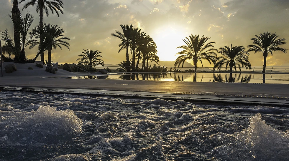 La única playa termal de Europa está en medio de un desierto en Murcia