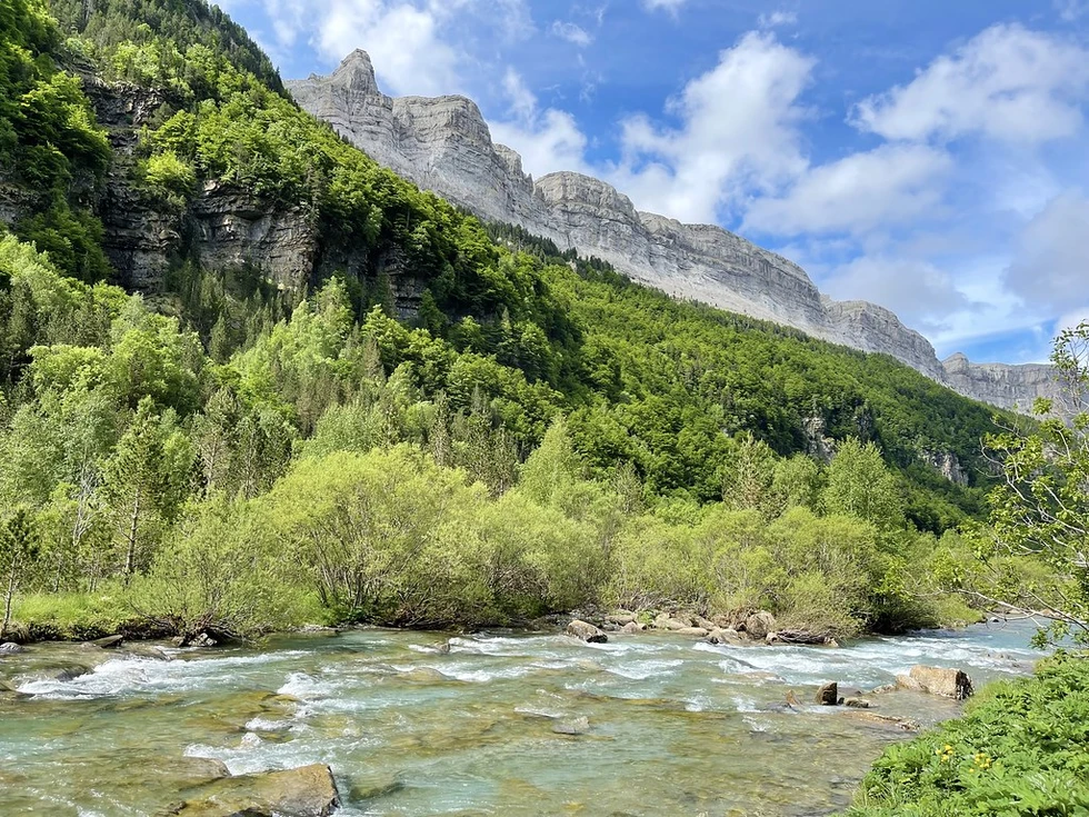 10 Rutas de senderismo en España para disfrutar este otoño