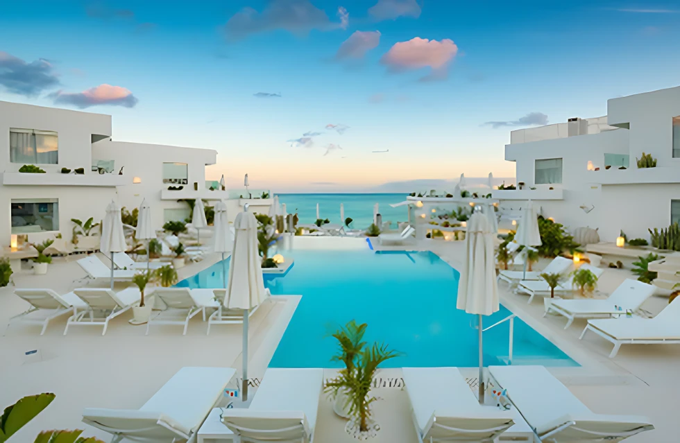 Hoteles y vuelos nacionales encabezan las alzas de precios en España