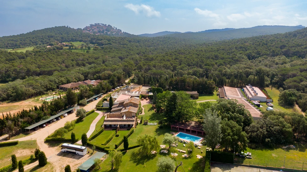 Este verano vive el verdadero lujo en Mas Salvi: naturaleza y desconexión en estado puro