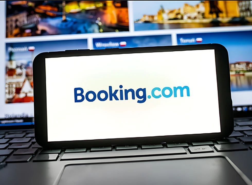 Booking planea un ajuste de empleo en su equipo en España