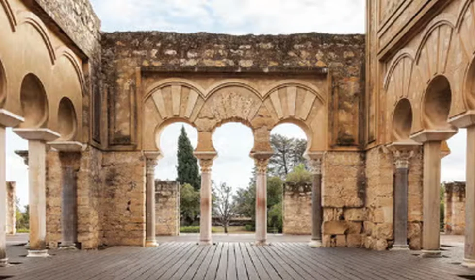 Descubre Medina Azahara con visitas teatralizadas nocturnas
