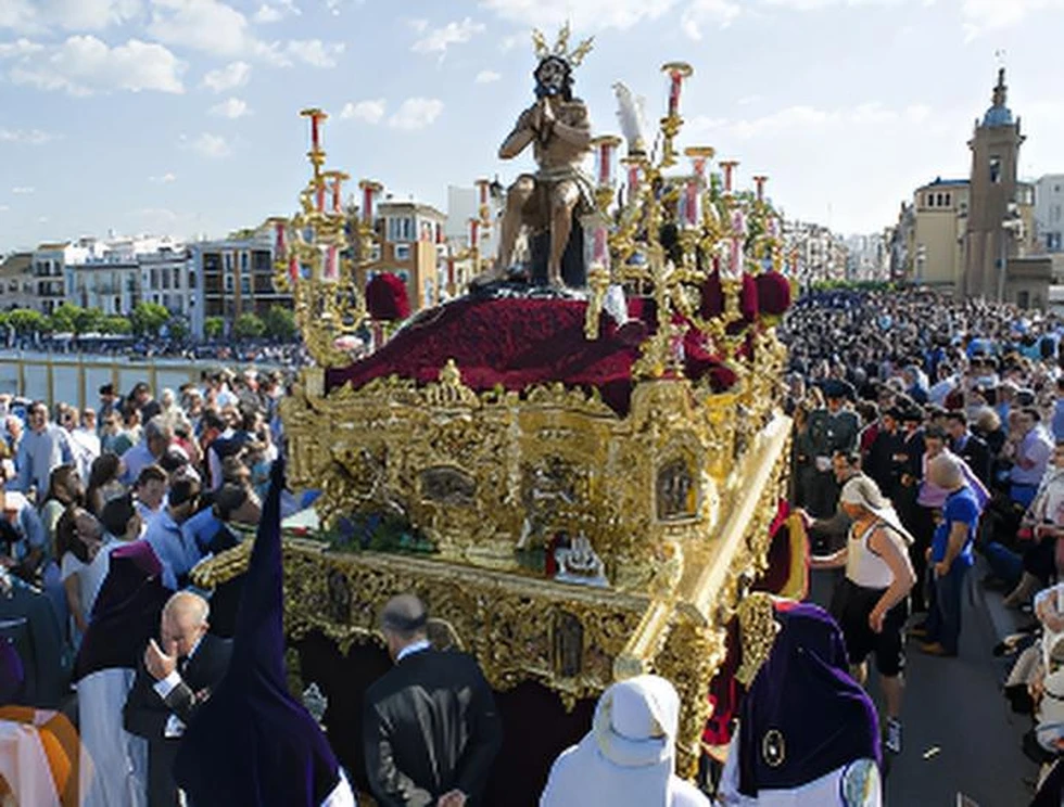 El caos de la alta velocidad y el mal tiempo ponen en jaque la Semana Santa andaluza