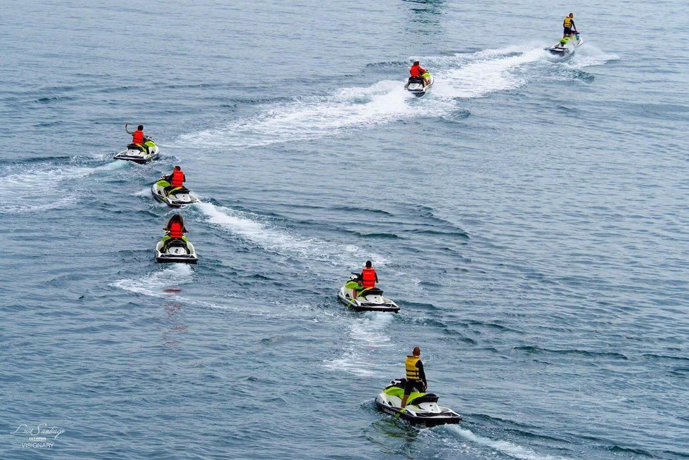 Avistamiento de cetáceos y kayak en Los Gigantes, Tenerife, ha sido elegida como una de las mejores experiencias acuáticas de España
