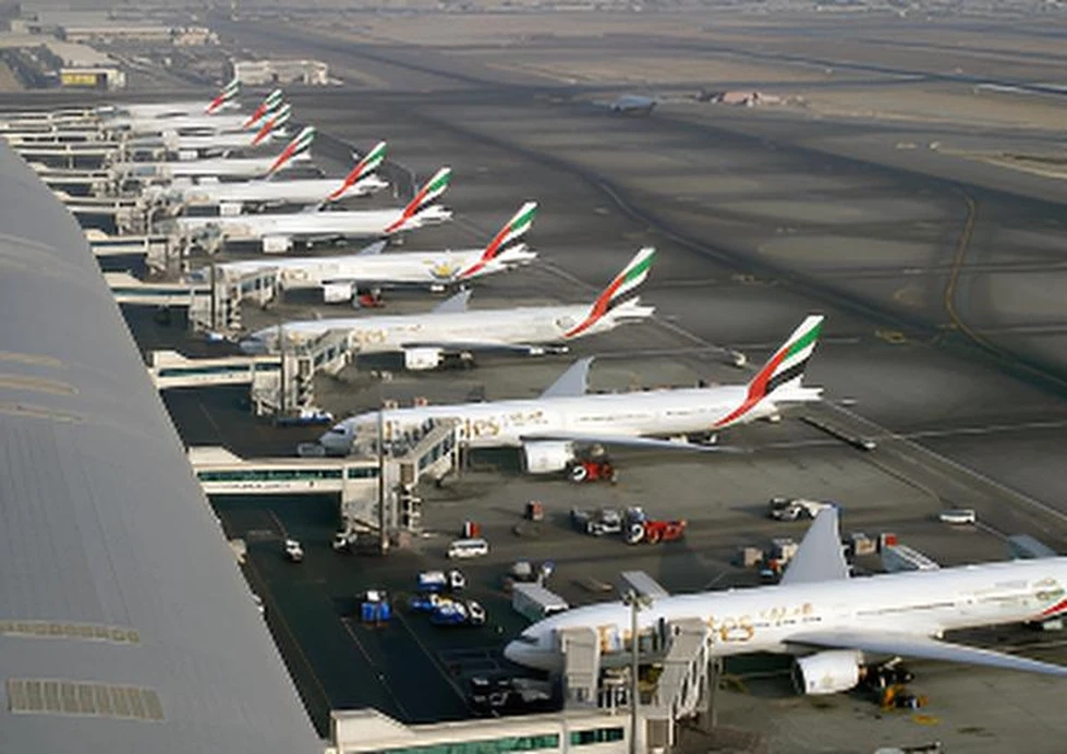 Emiratos Árabes abre corredores aéreos seguros para evacuar turistas