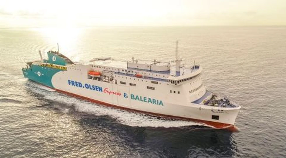La CNMC podría obligar a Baleària a romper con Fred Olsen para aprobar la compra de Armas