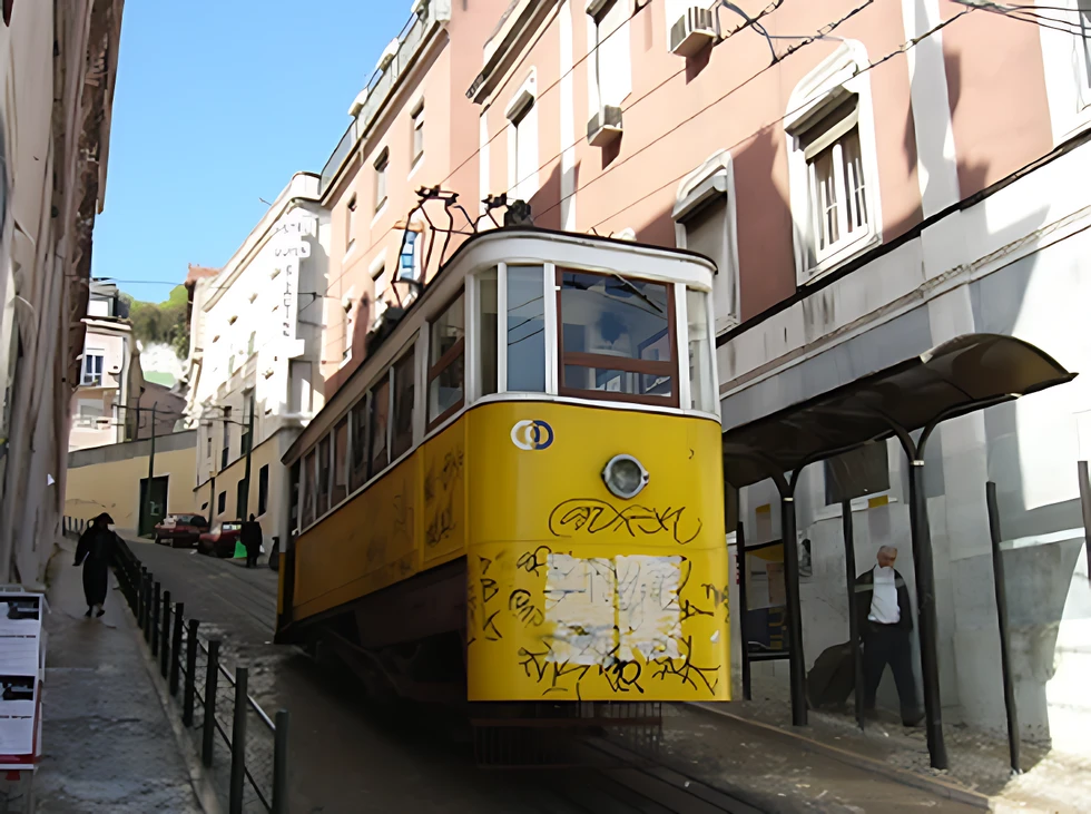 Accidente de funicular en Lisboa: 15 fallecidos y 2 españoles heridos