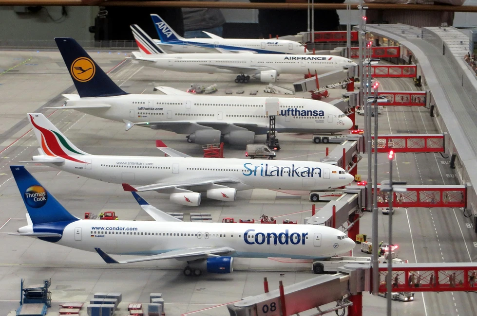 La matriz de Iberia y Vueling avisa: volar será más caro por las normativas de SAF