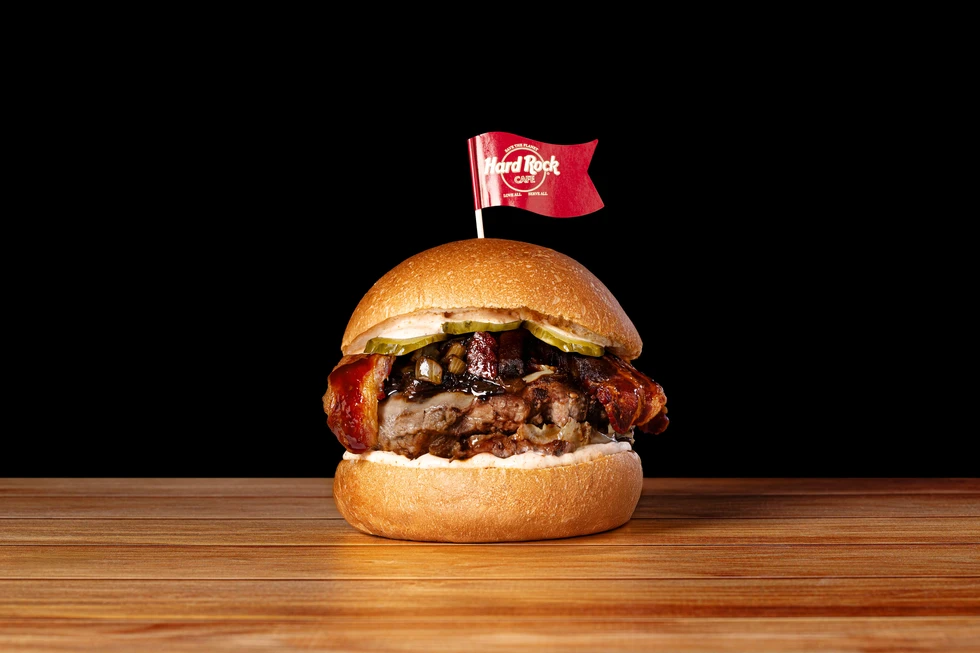 La hamburguesa más decadente de Barcelona se sirve con mermelada de chorizo (y tiene su propio tour mundial)