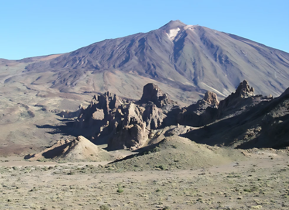 Tenerife organiza un simulacro de erupción volcánica "sin igual" y genera revuelo en la prensa británica