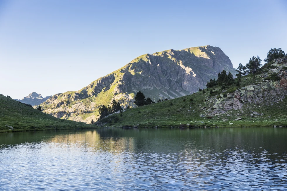 Valle de Incles: naturaleza viva entre lagos, senderos y paisajes de alta montaña