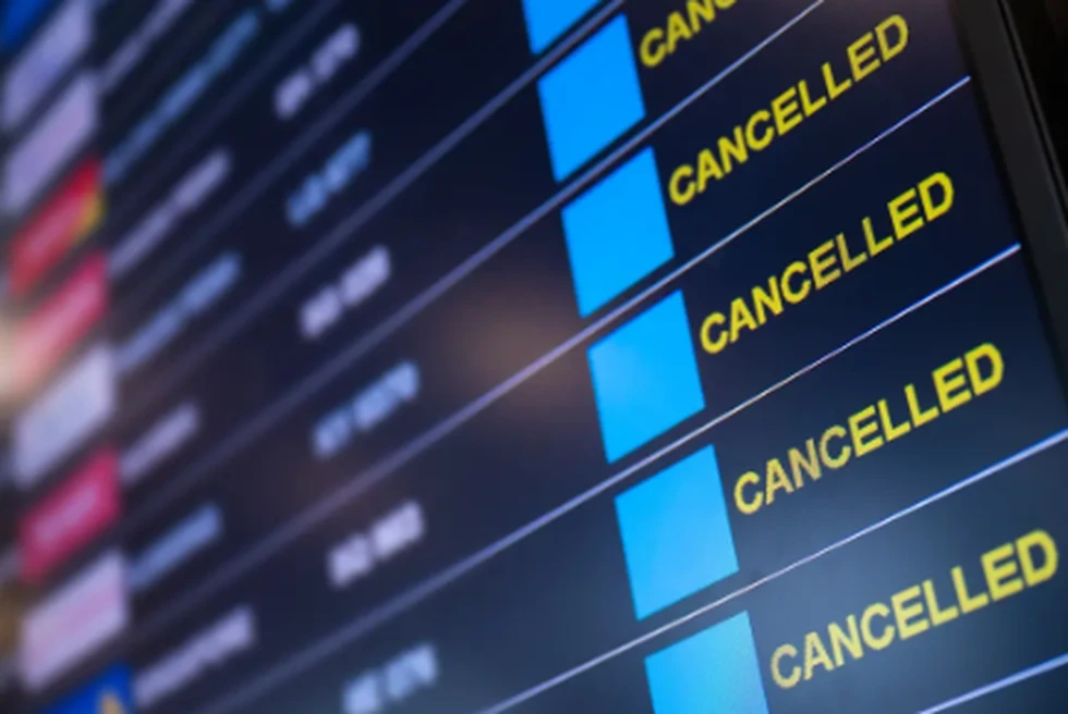 ¿Qué hacer si cancelan el vuelo por falta de combustible?