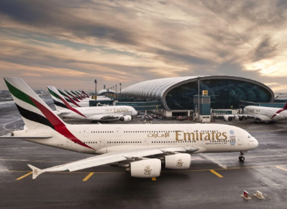 Emirates veta el uso de baterías externas a bordo por riesgo de incendio