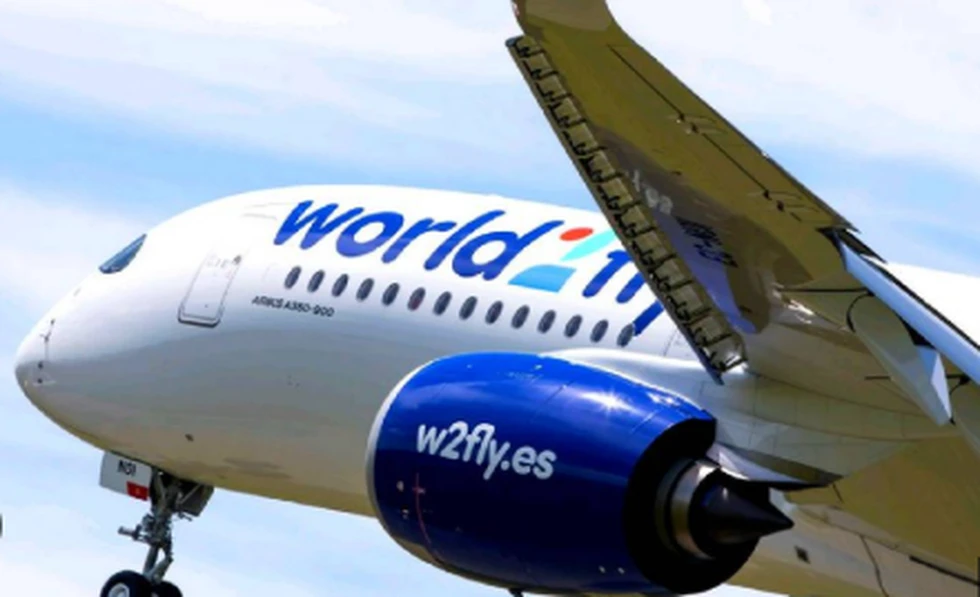 World2Fly promueve la inclusión con tarjetas de seguridad en braille