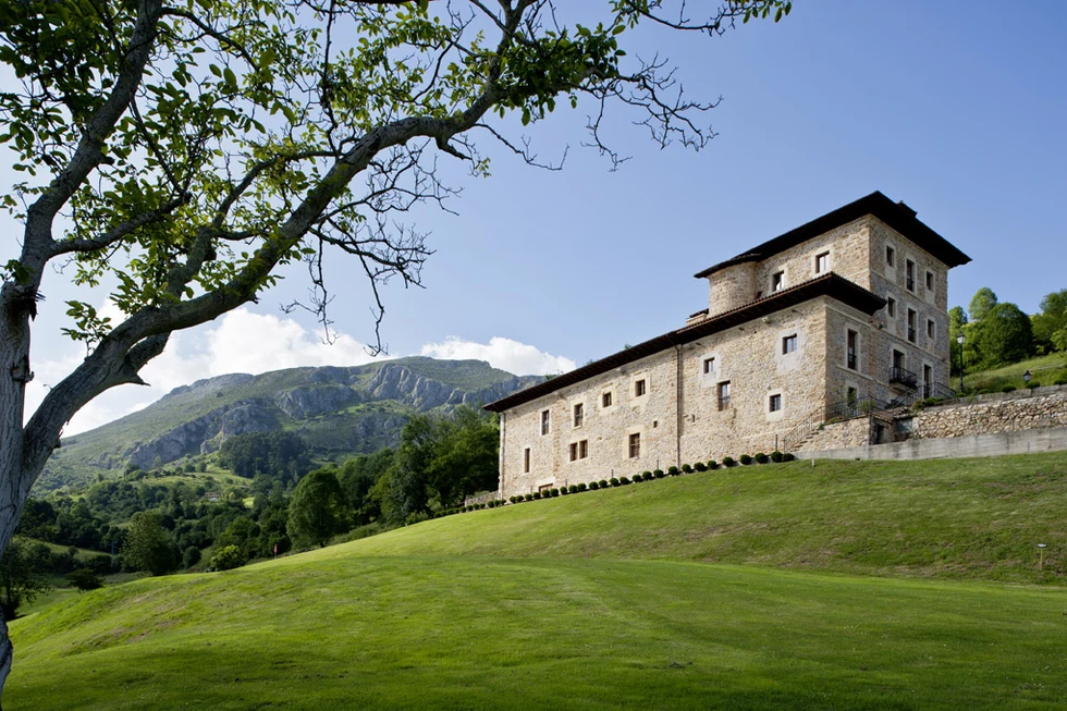 CASA MARCIAL Y NARBASU, UN VIAJE POR LA ESENCIA DE LOS HERMANOS MANZANO