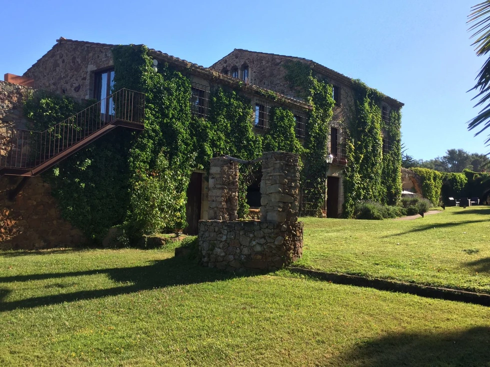Este verano vive el verdadero lujo en Mas Salvi: naturaleza y desconexión en estado puro