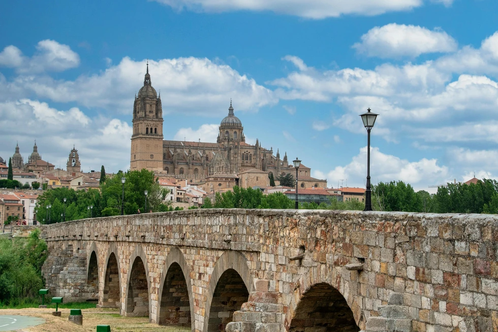 Salamanca lidera el turismo en Castilla y León con un semestre histórico