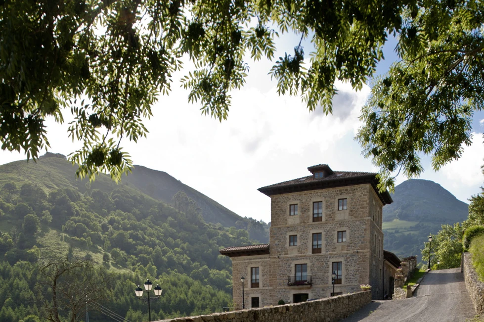 CASA MARCIAL Y NARBASU, UN VIAJE POR LA ESENCIA DE LOS HERMANOS MANZANO