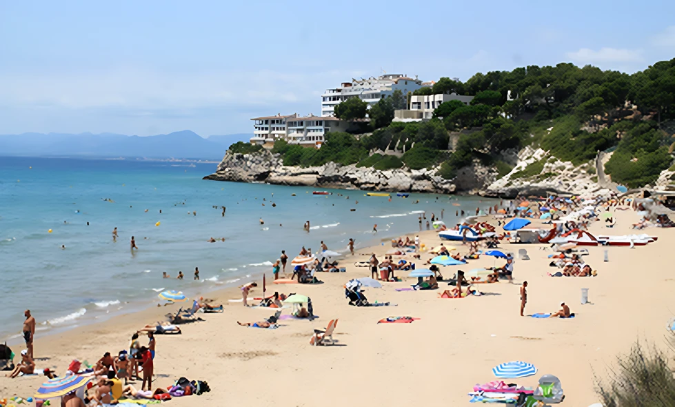 Día sombrío en las costas de Tarragona: tres turistas mueren ahogados, dos menores entre las víctimas